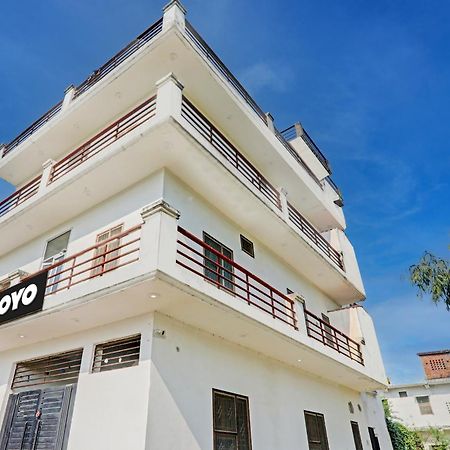 Oyo Flagship Shine Hotel Chinhat Eksteriør bilde
