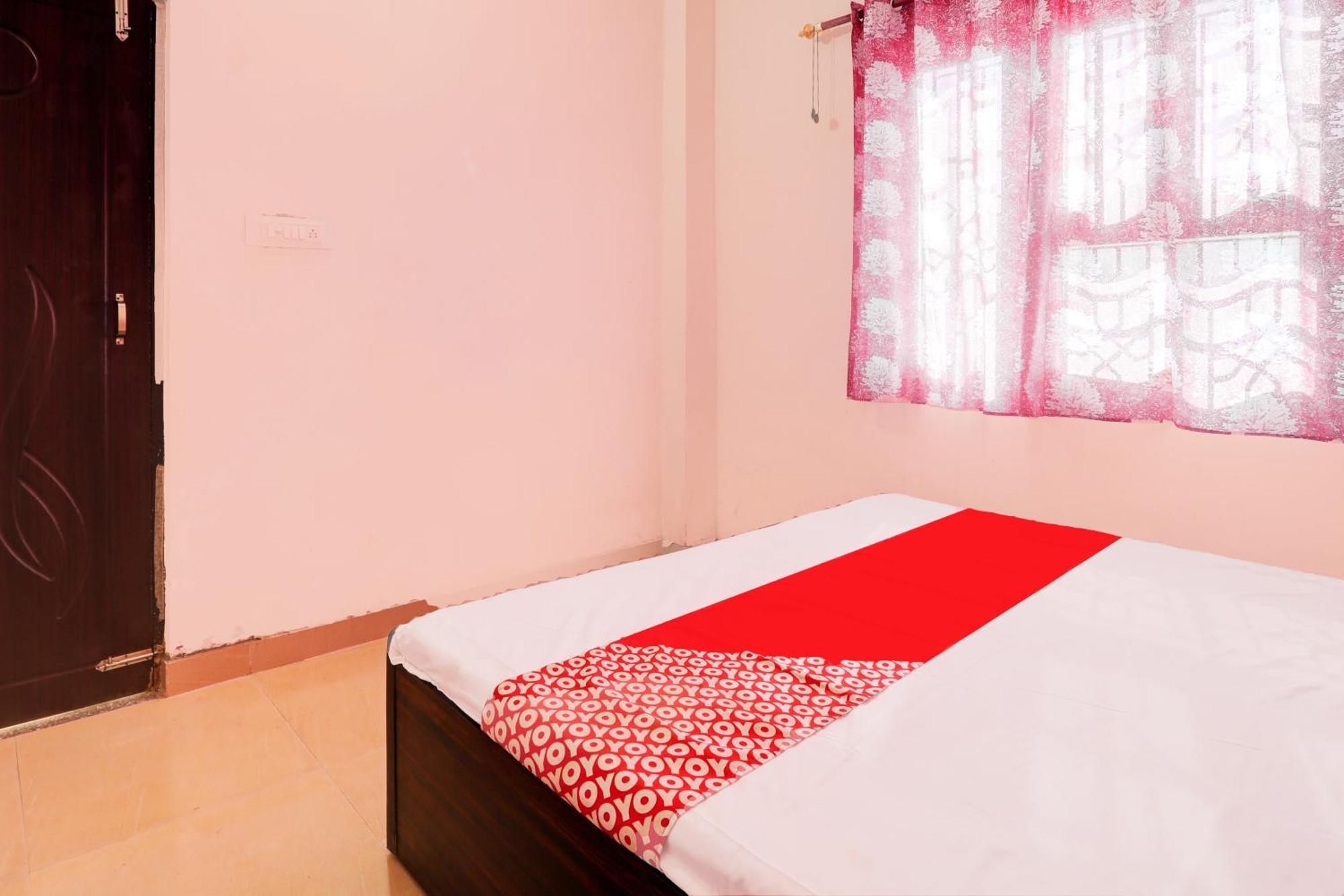 Oyo Flagship Shine Hotel Chinhat Eksteriør bilde