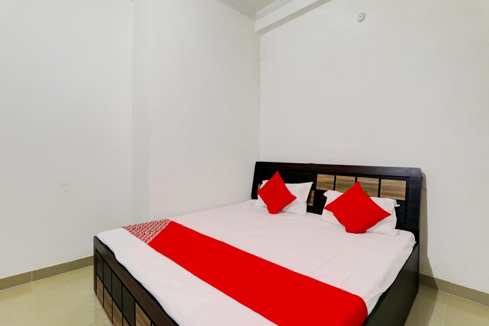 Oyo Flagship Shine Hotel Chinhat Eksteriør bilde