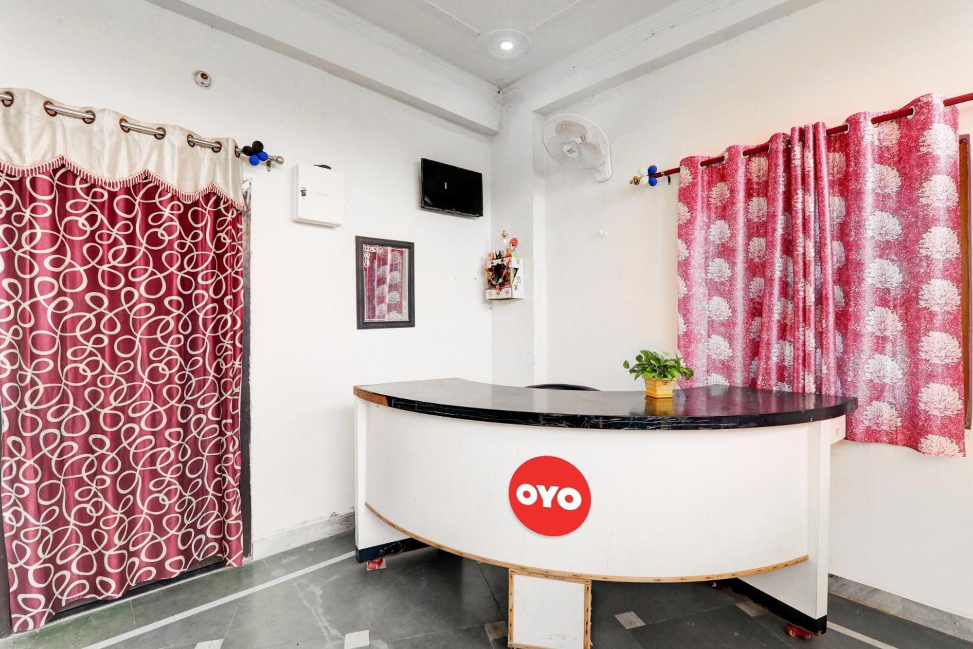 Oyo Flagship Shine Hotel Chinhat Eksteriør bilde